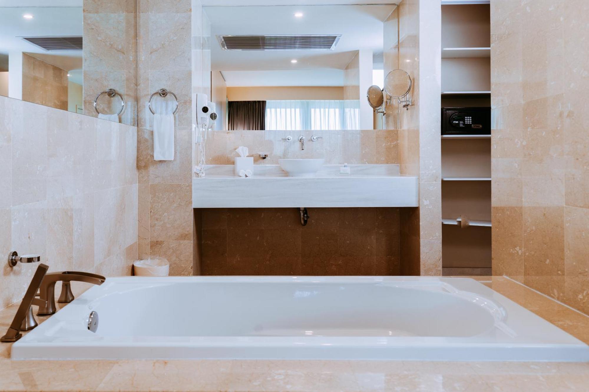 The Mill Resort And Suites Palm Beach Exteriér fotografie